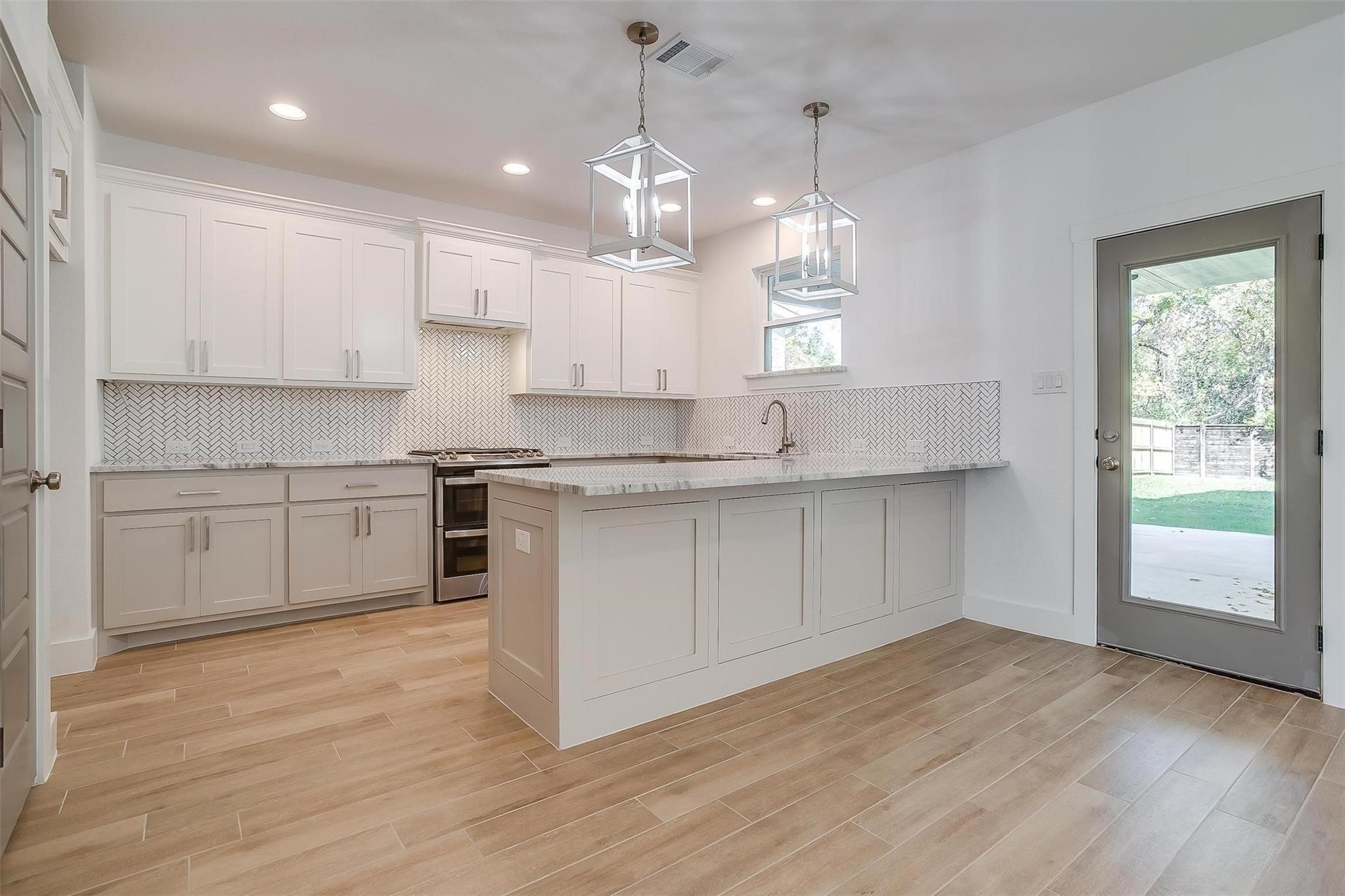 5618 Oaks Lane Westworth Village TX 76114