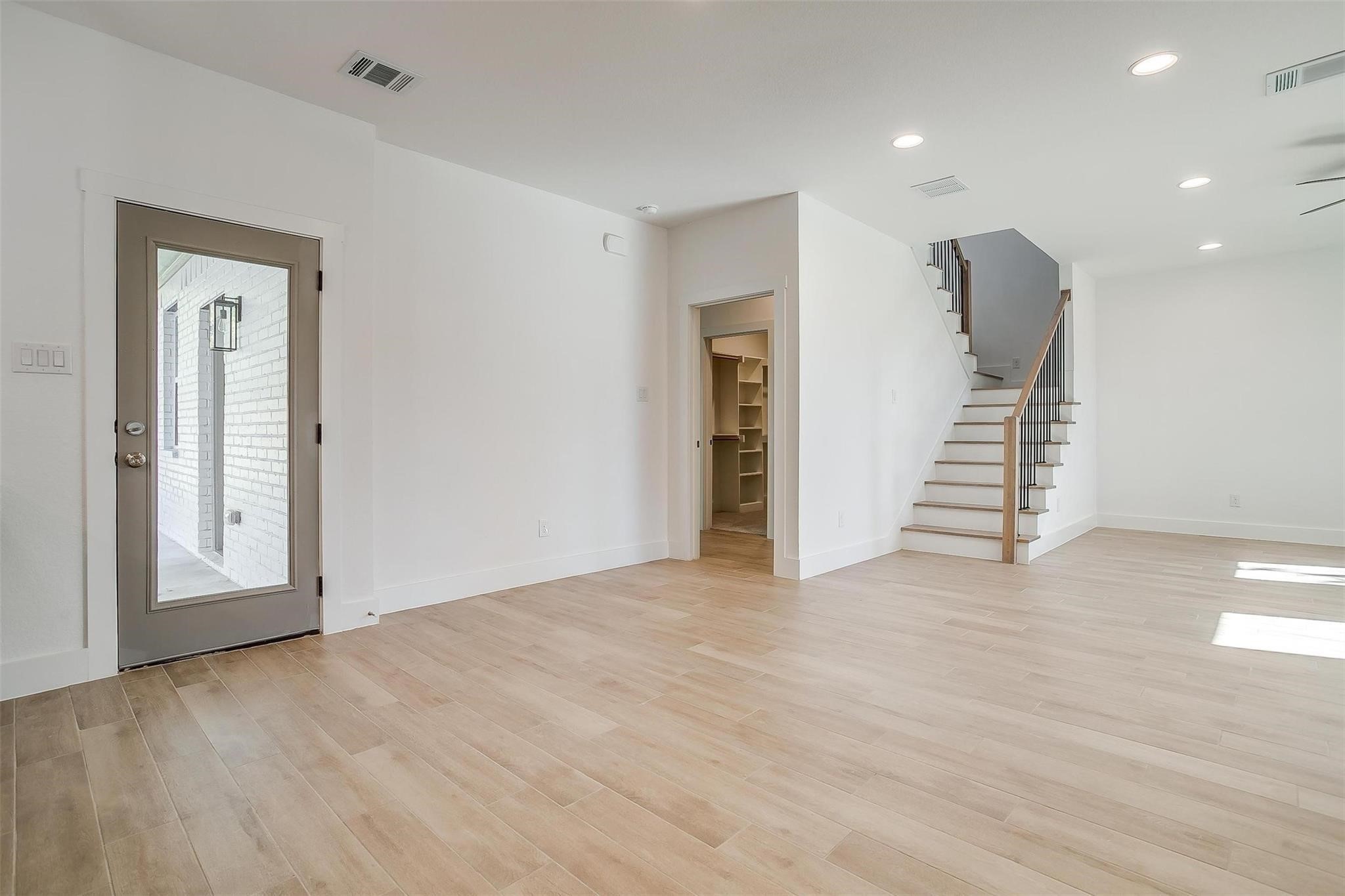 5618 Oaks Lane Westworth Village TX 76114