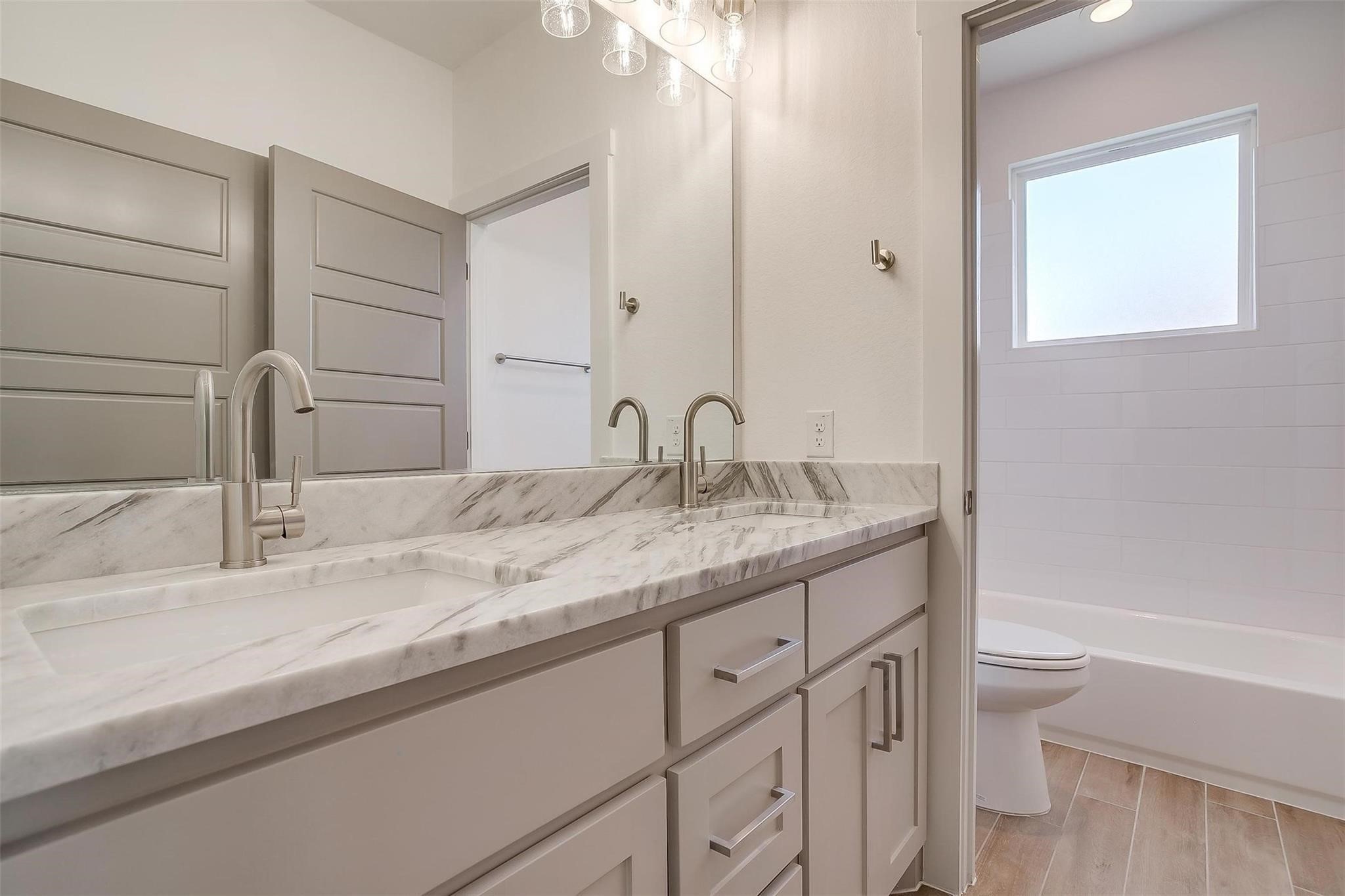 5618 Oaks Lane Westworth Village TX 76114