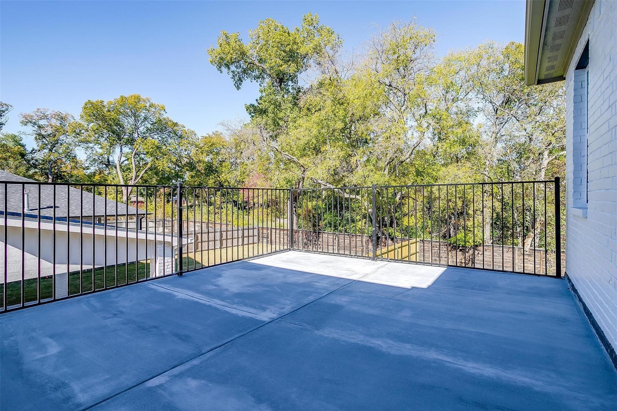 5618 Oaks Lane Westworth Village TX 76114