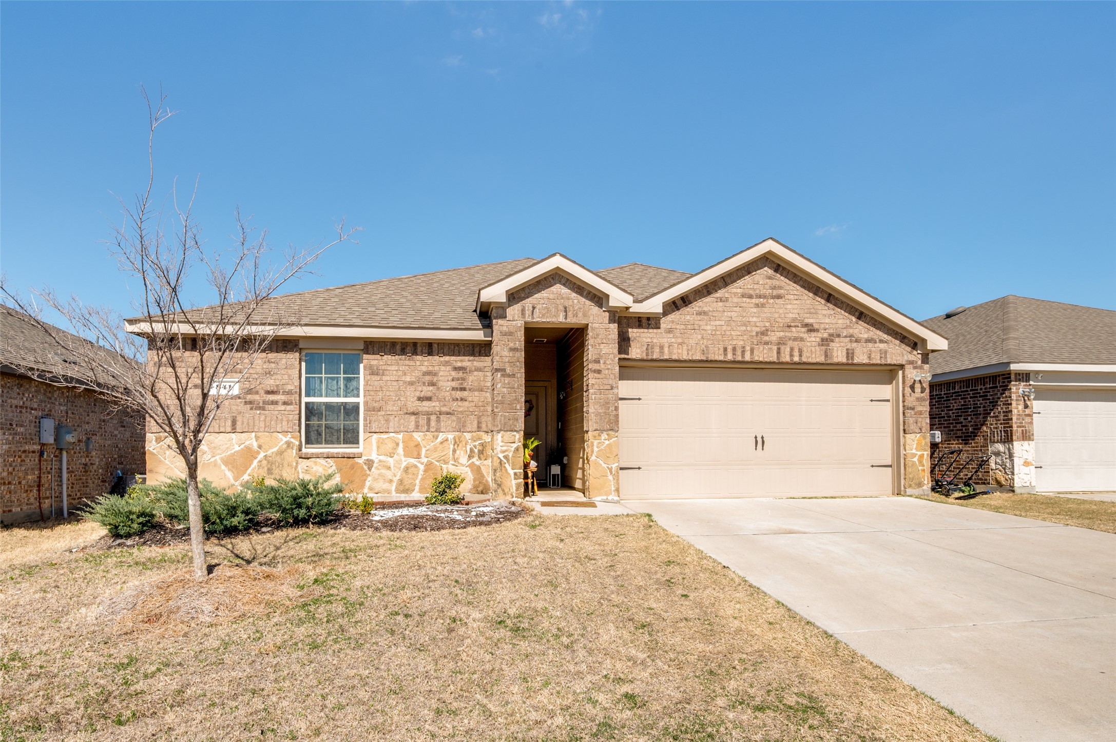 841 Glover Drive Aubrey TX 76227