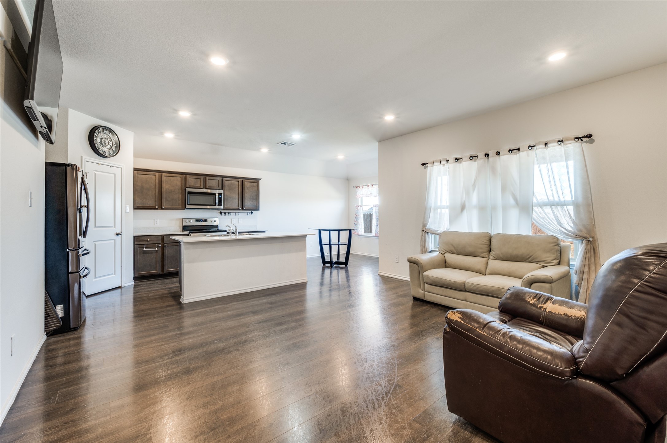 841 Glover Drive Aubrey TX 76227