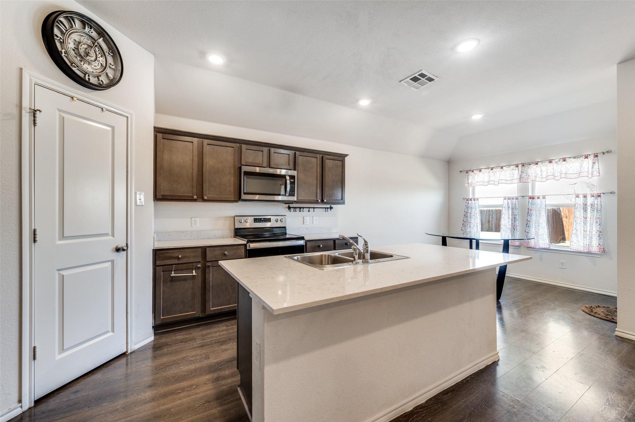 841 Glover Drive Aubrey TX 76227