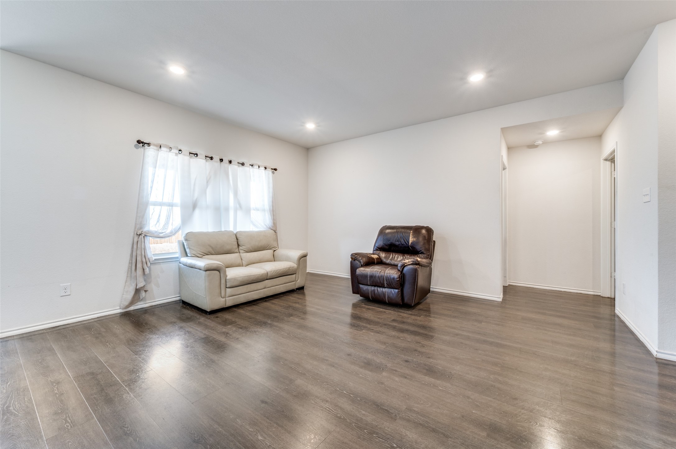 841 Glover Drive Aubrey TX 76227