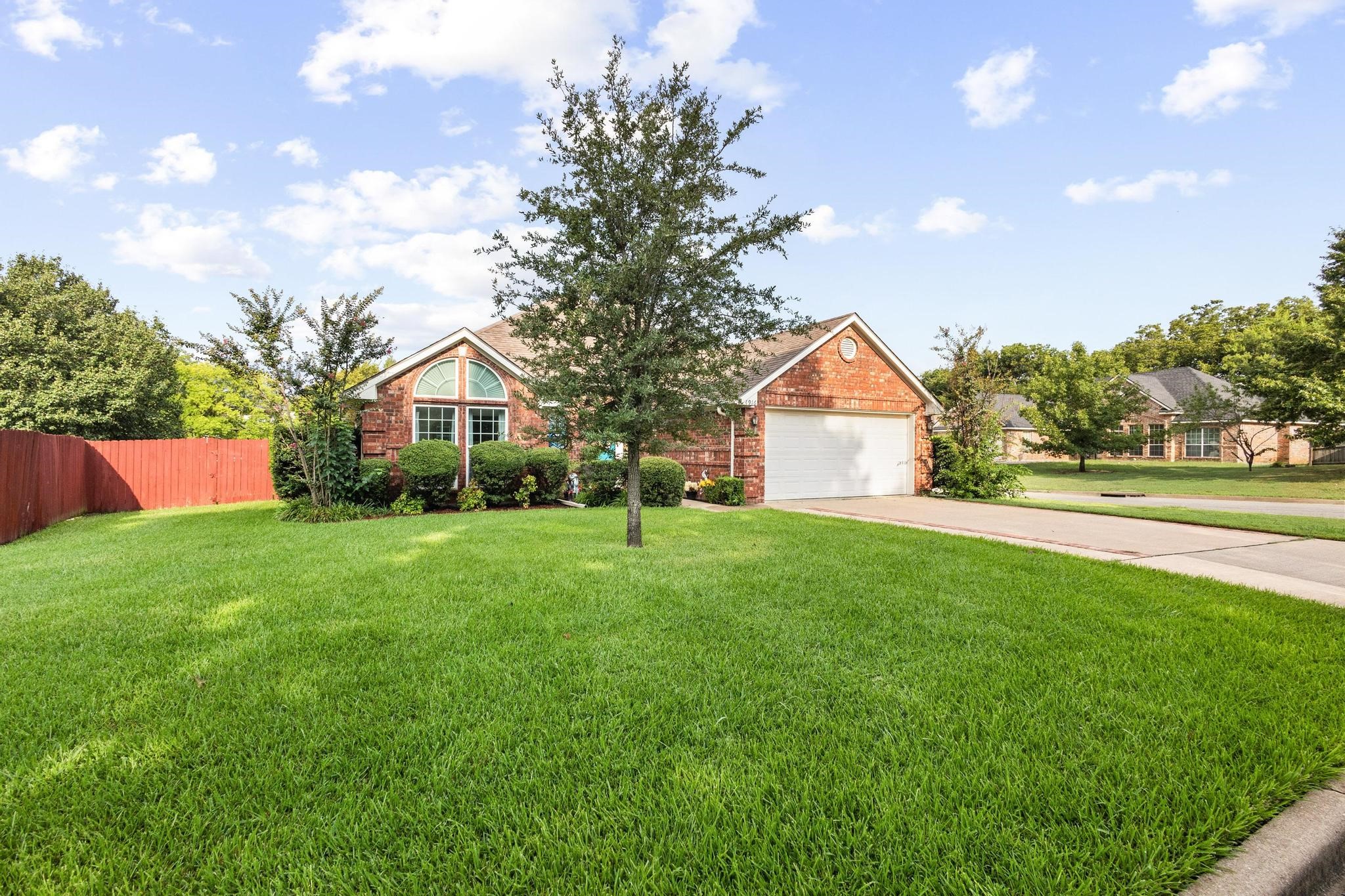 4916 Hara Lane Sherman TX 75092
