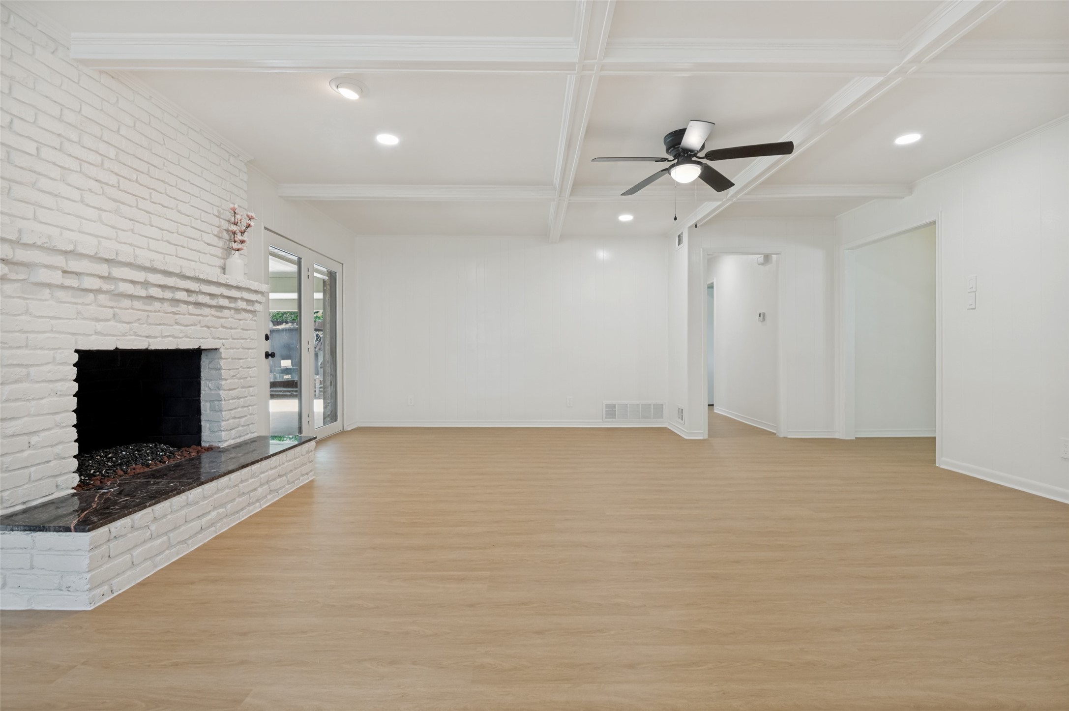 816 Misty Glen Drive Desoto TX 75115