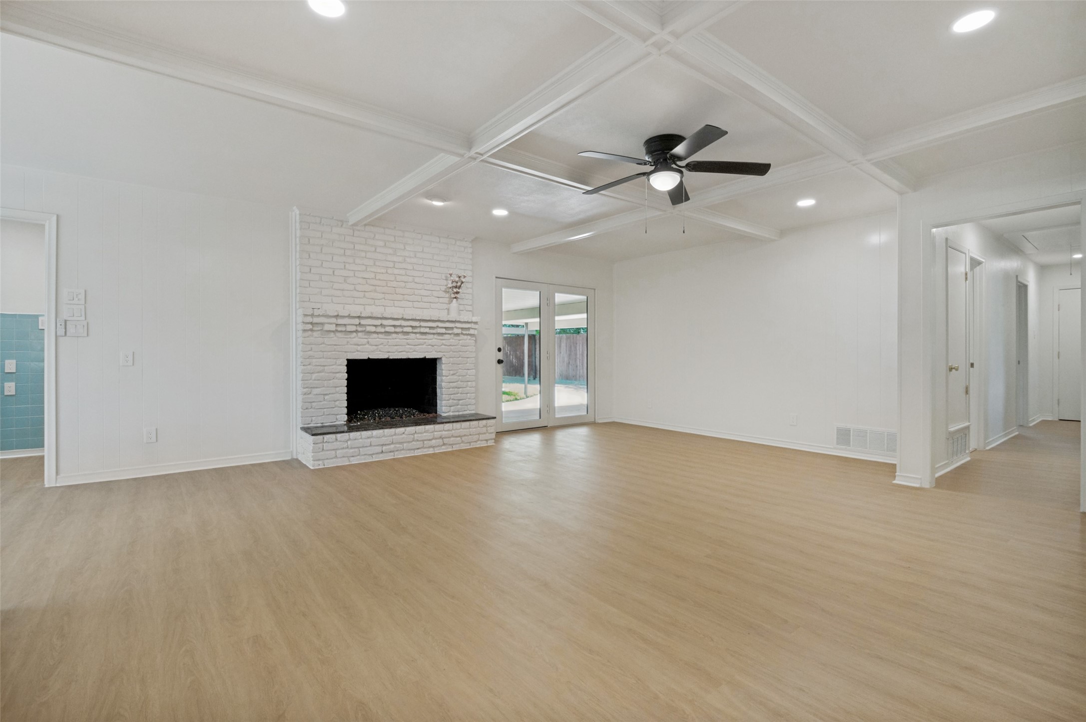 816 Misty Glen Drive Desoto TX 75115