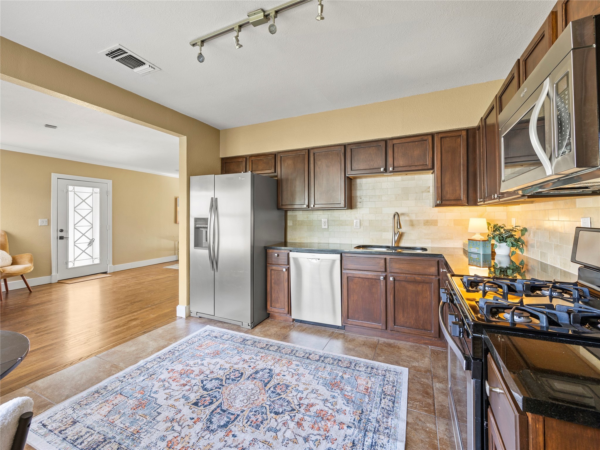 817 Edgefield Road Fort Worth TX 76107