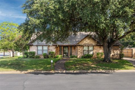 200 Stratford Court Hurst TX 76054