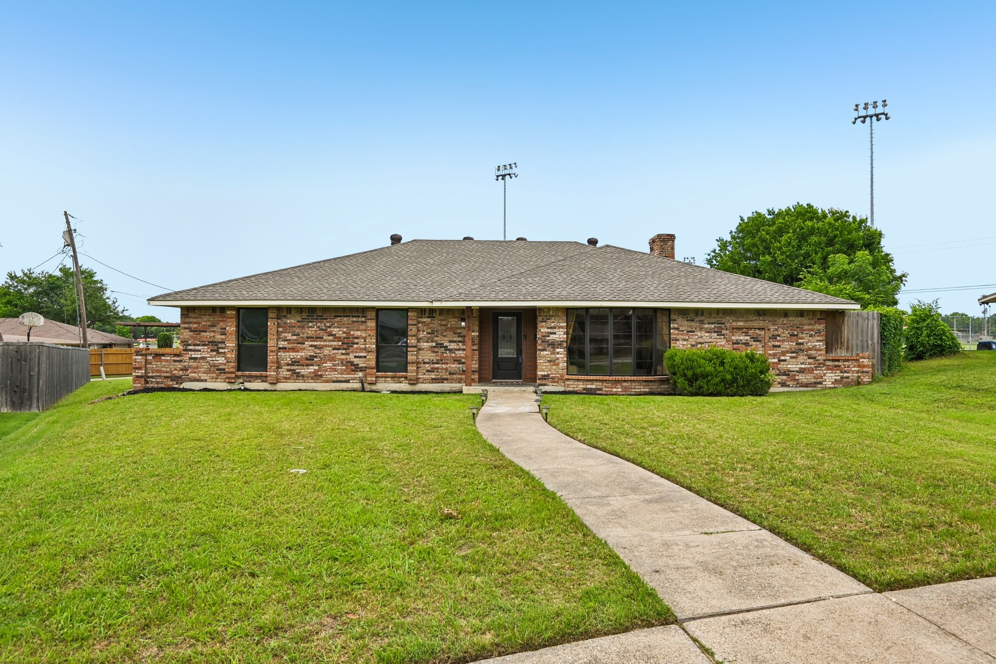 813 Oakbluff Drive Lancaster TX 75146
