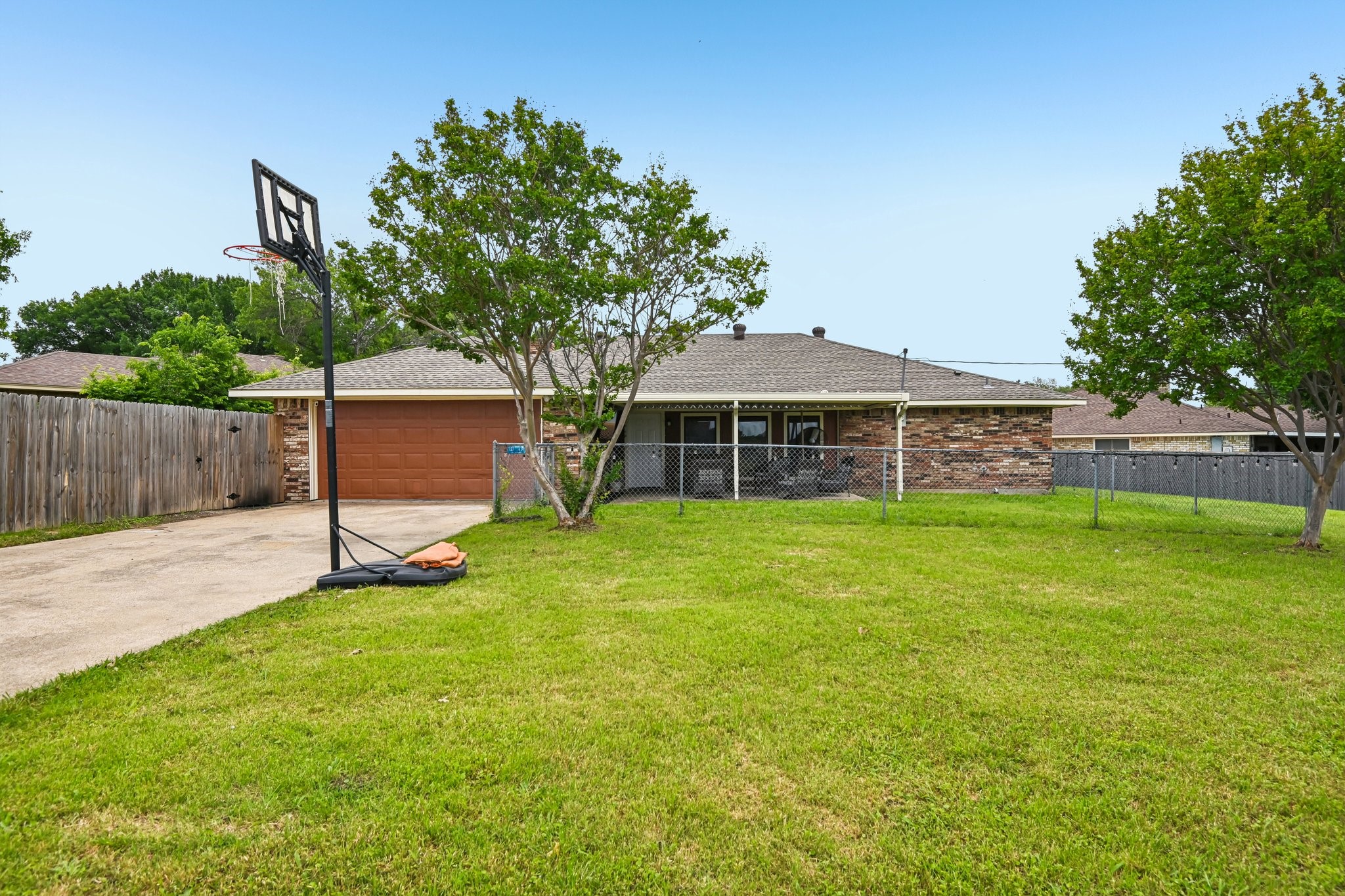 813 Oakbluff Drive Lancaster TX 75146