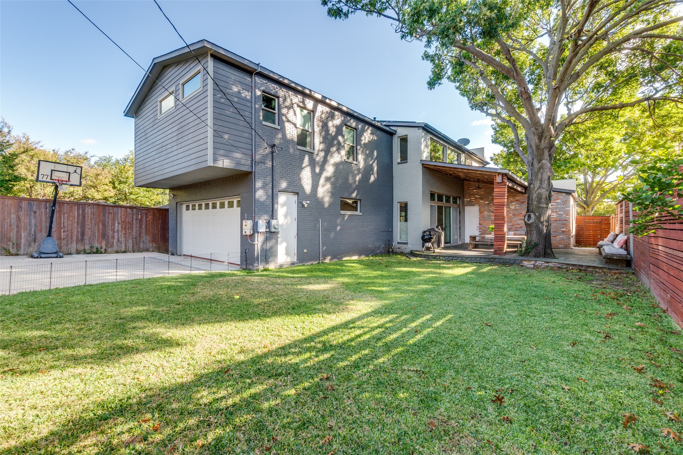 8915 Stanwood Drive Dallas TX 75228
