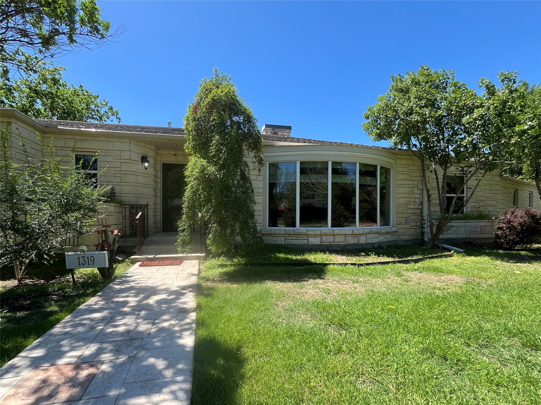 1319 El Patio Drive Dallas TX 75218