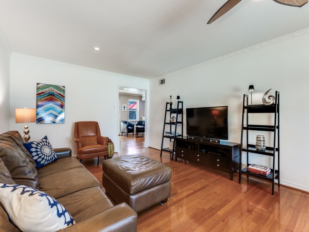 8306 Stonycreek Drive Dallas TX 75228