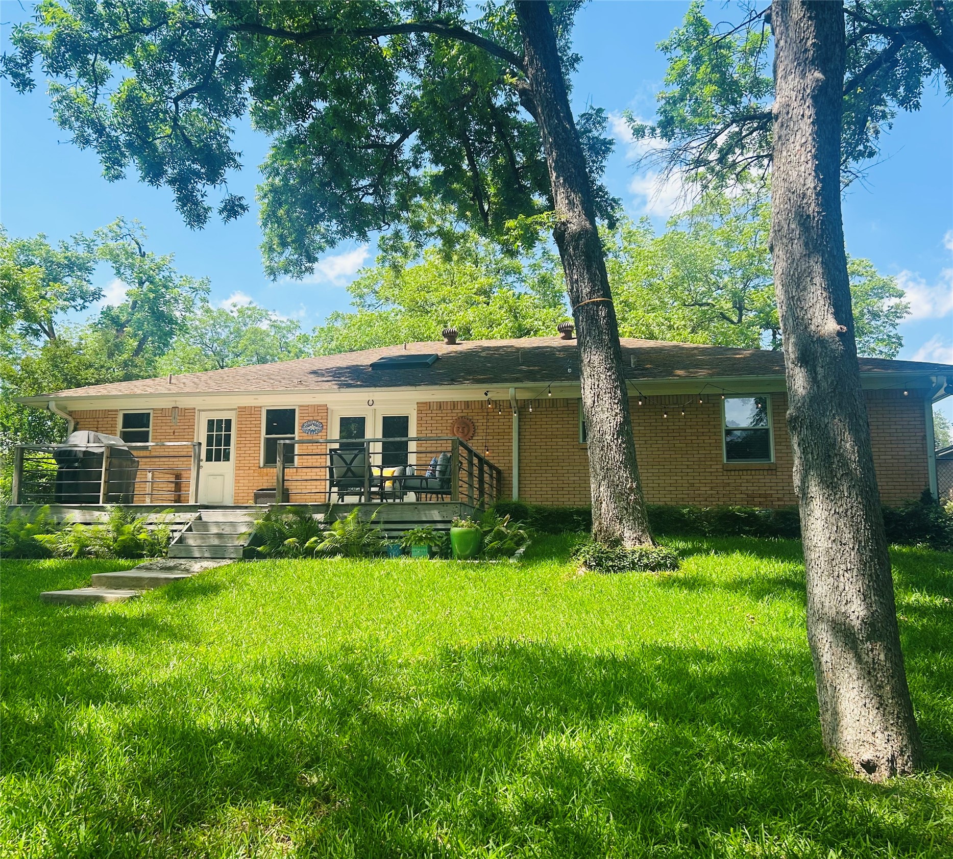 8306 Stonycreek Drive Dallas TX 75228
