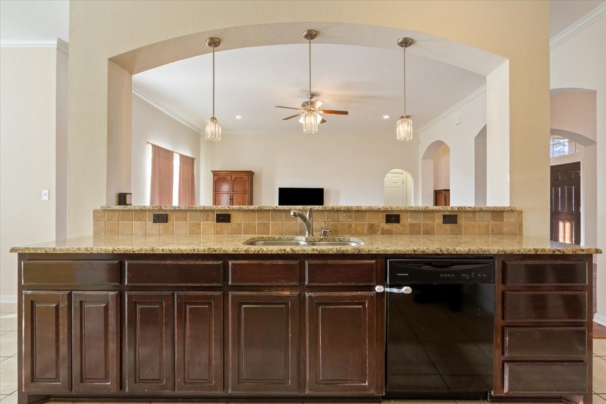 900 Queen Elizabeth Drive Waco TX 76657
