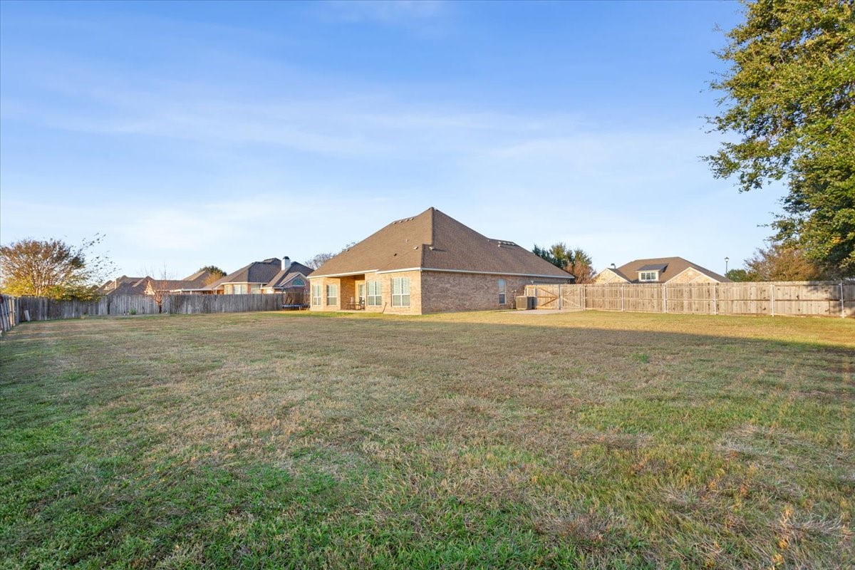 900 Queen Elizabeth Drive Waco TX 76657