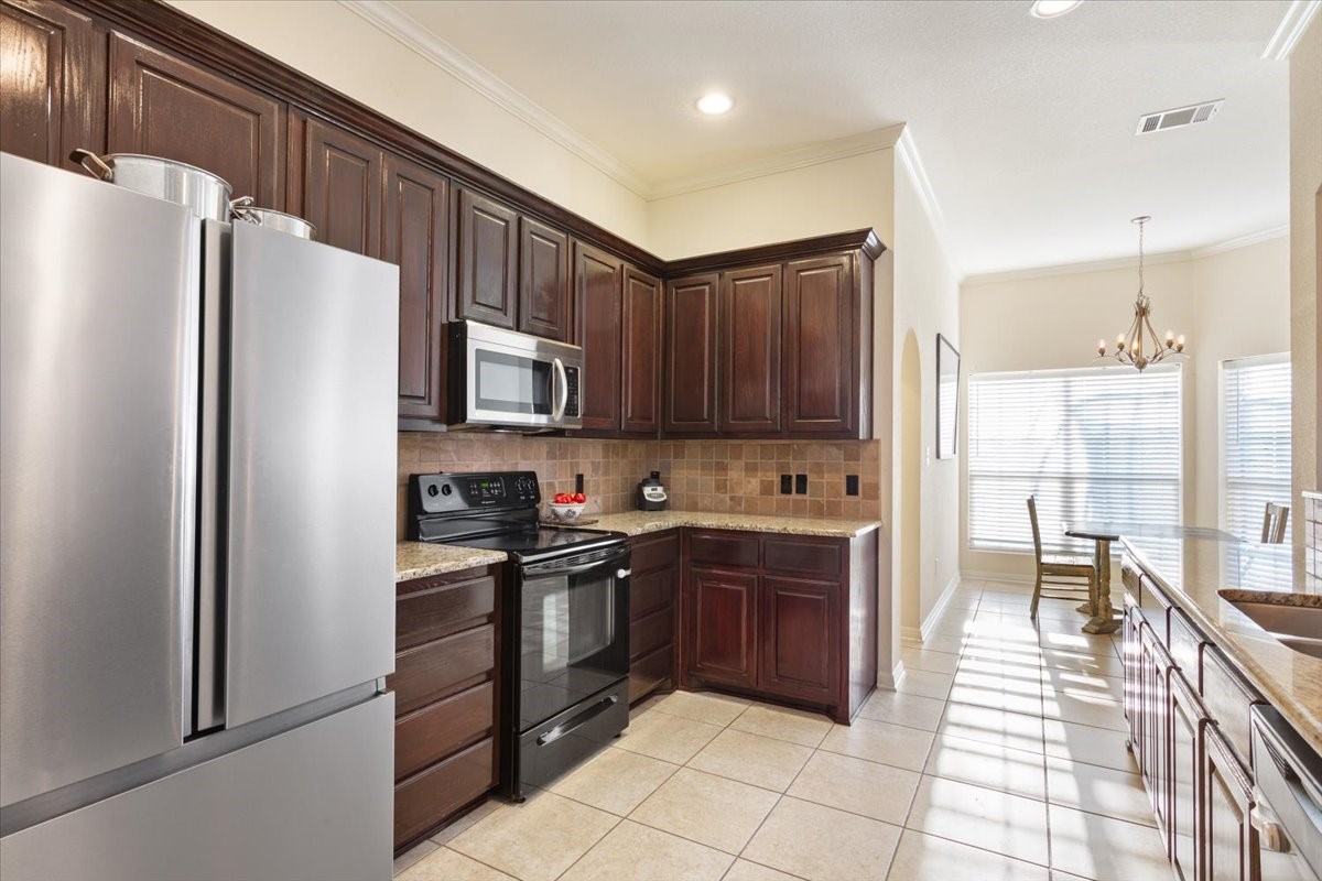 900 Queen Elizabeth Drive Waco TX 76657