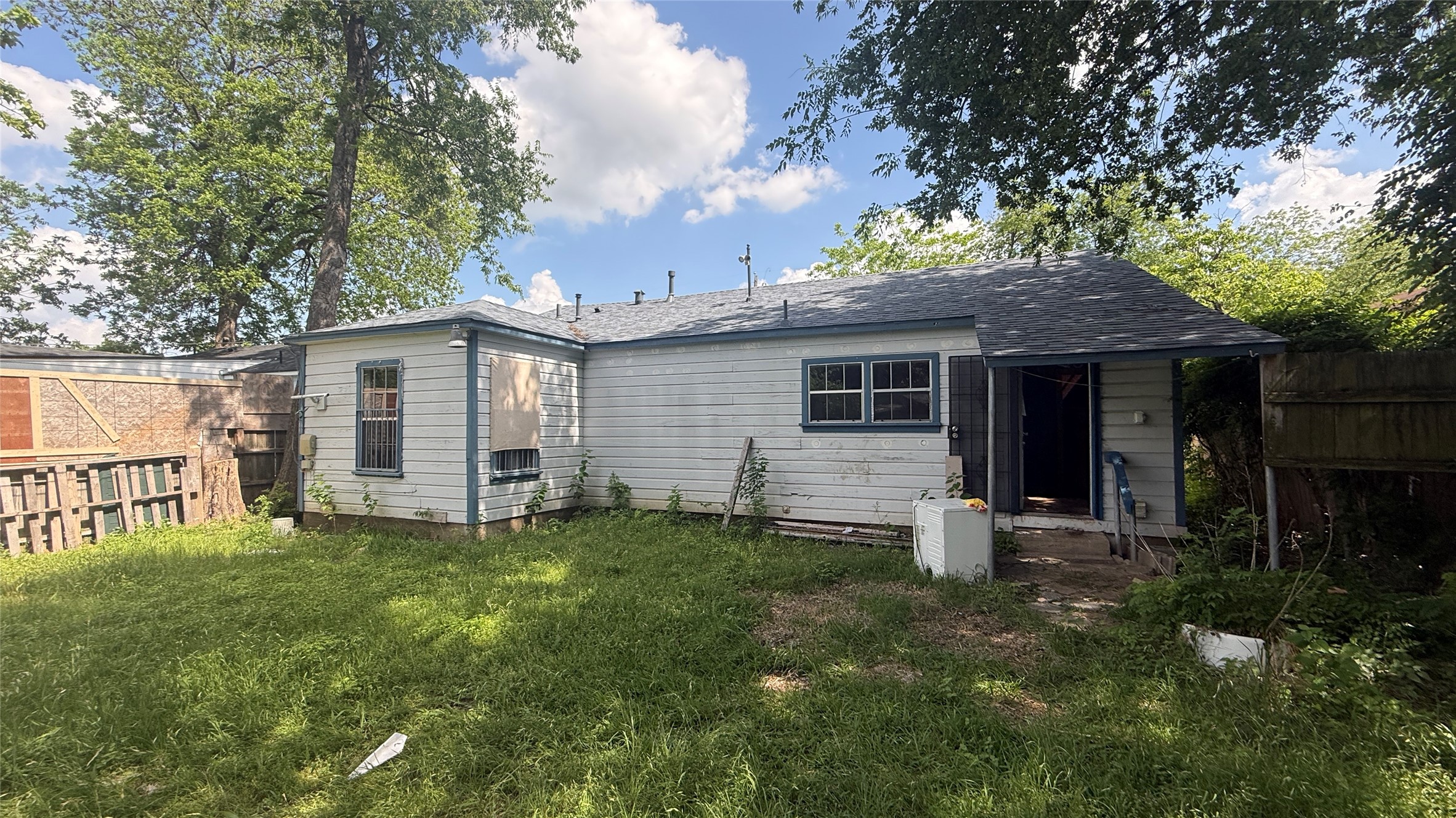 2319 Kathleen Avenue Dallas TX 75216