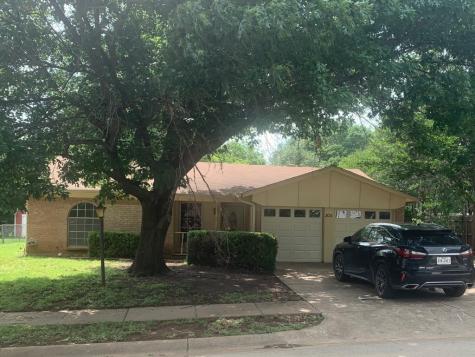 304 Chapman Street Crowley TX 76036