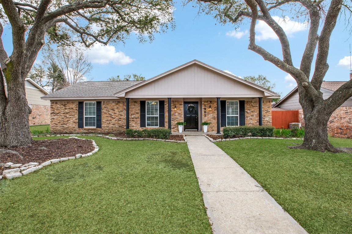 1902 Duke Drive Richardson TX 75081