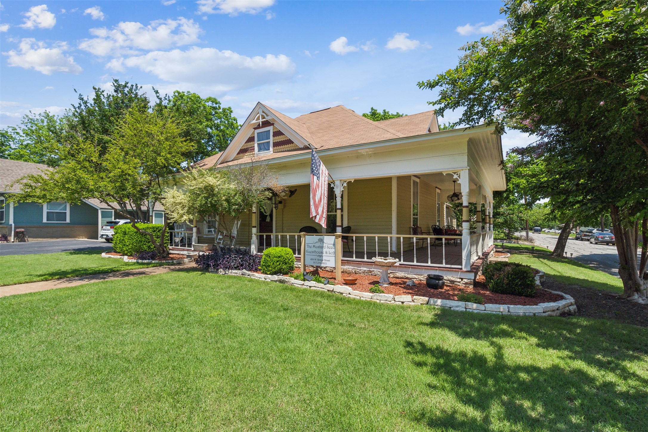 404 W Bridge Street Granbury TX 76048