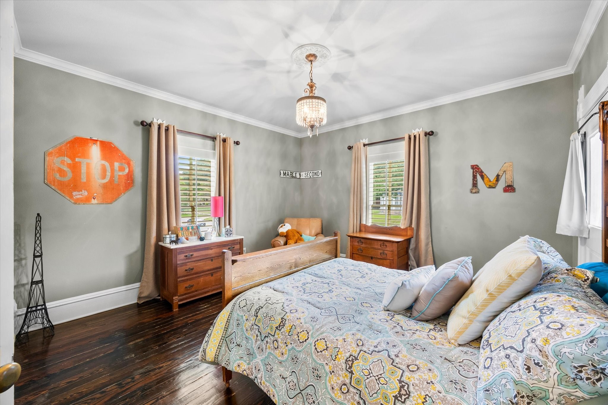 1025 W Main Street Waxahachie TX 75165
