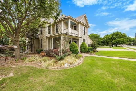 1025 W Main Street Waxahachie TX 75165