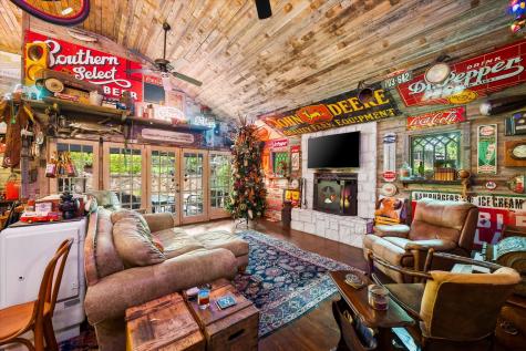 1025 W Main Street Waxahachie TX 75165