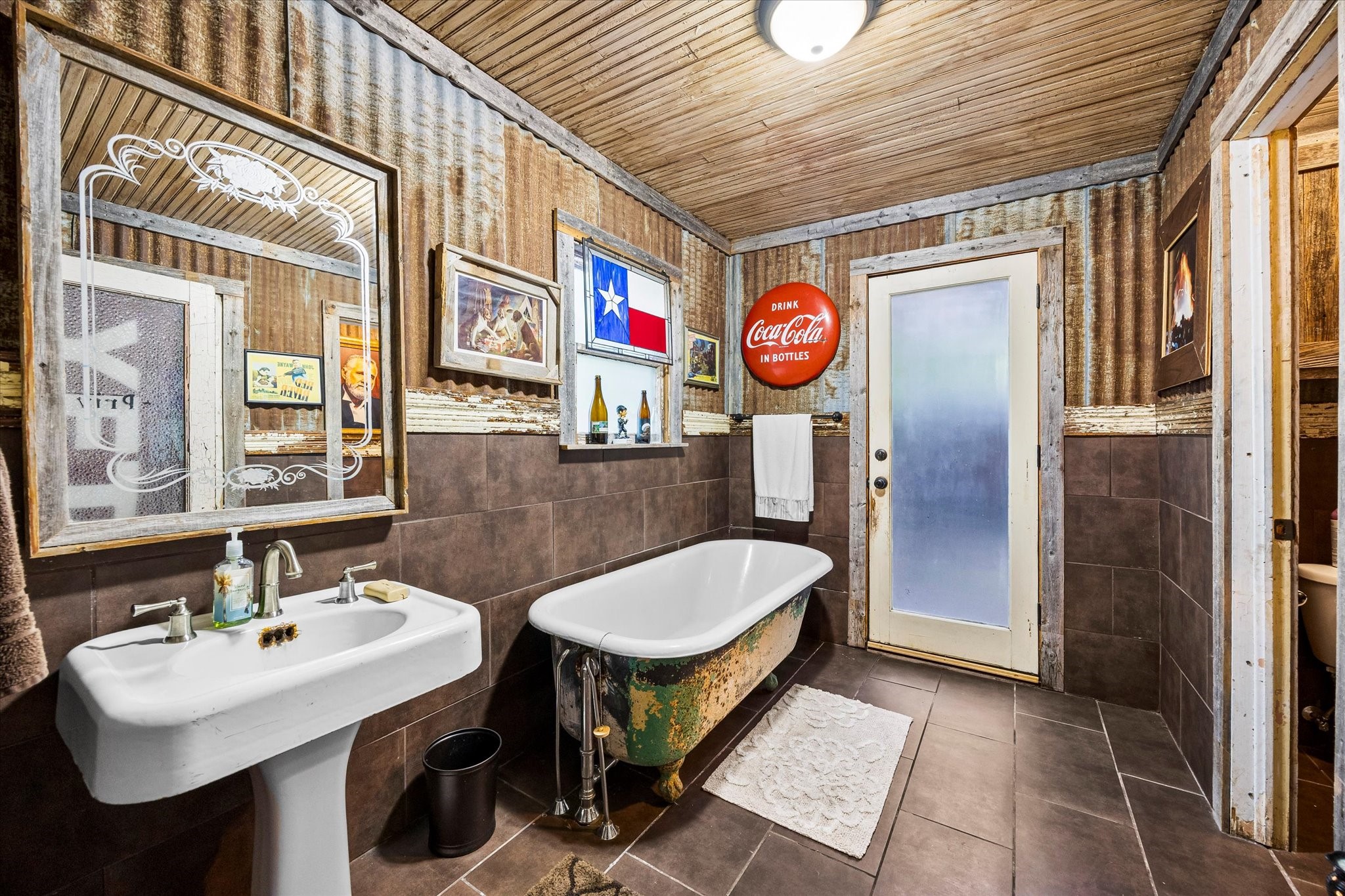 1025 W Main Street Waxahachie TX 75165
