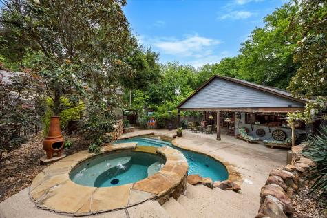 1025 W Main Street Waxahachie TX 75165
