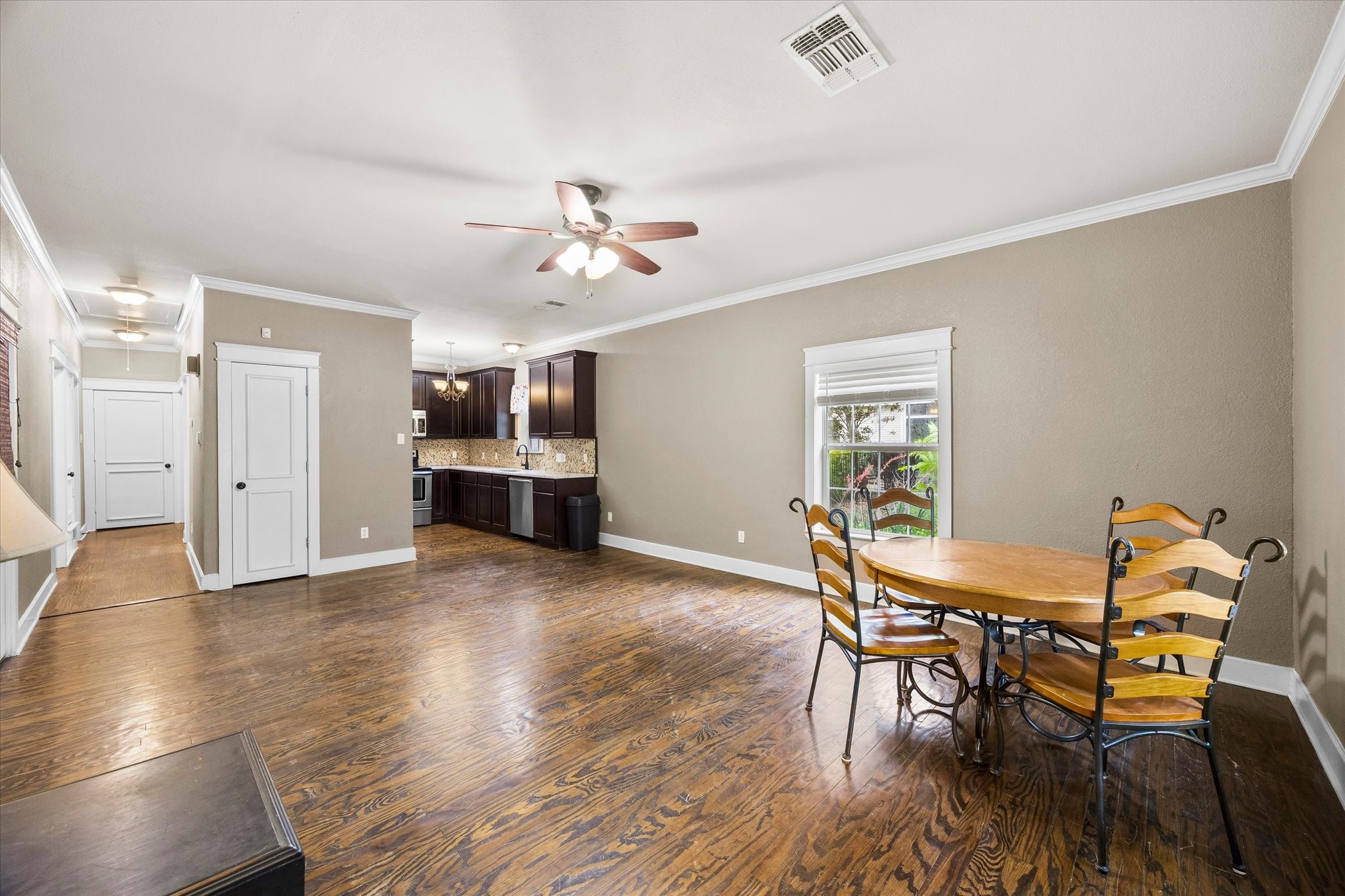 1025 W Main Street Waxahachie TX 75165