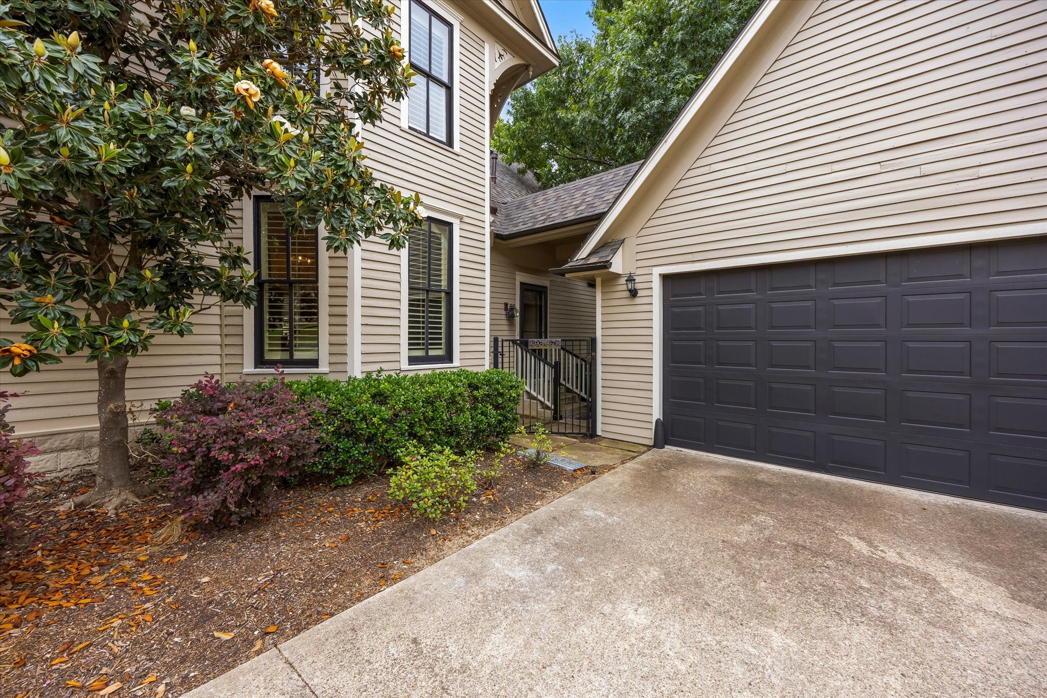 1025 W Main Street Waxahachie TX 75165