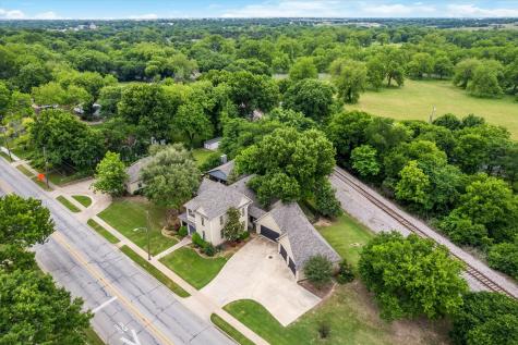 1025 W Main Street Waxahachie TX 75165
