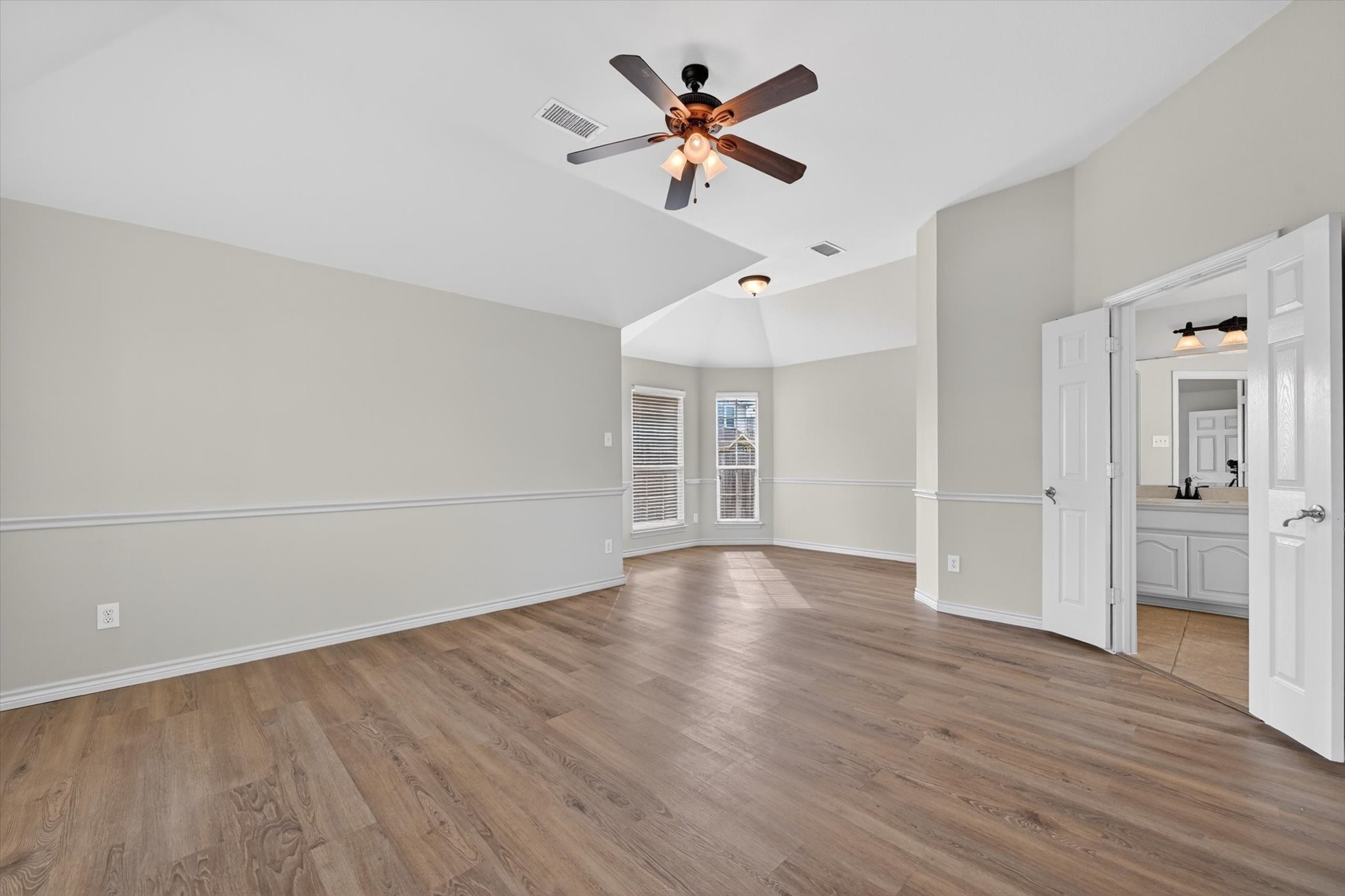 4502 Warbler Lane Garland TX 75043
