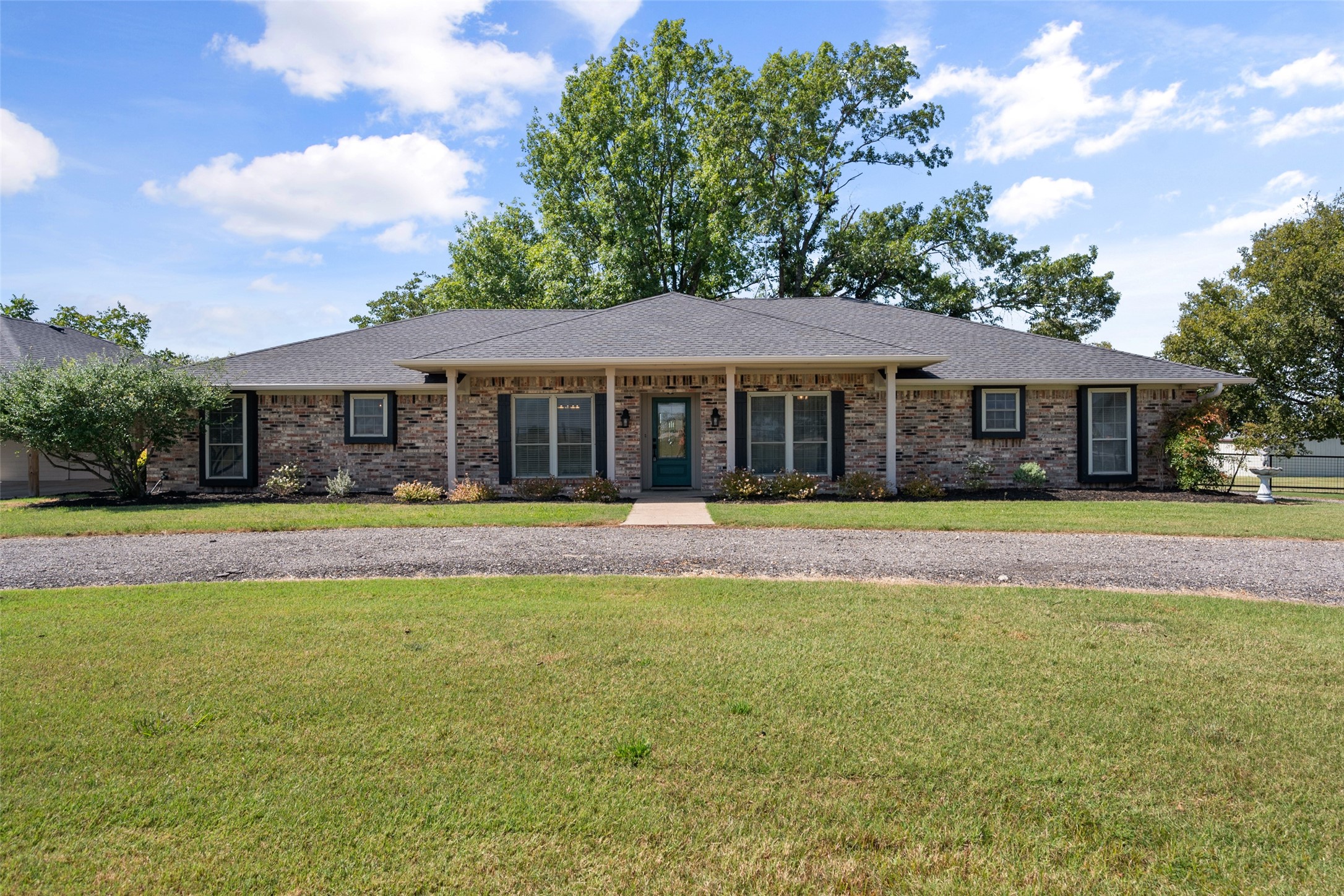 1169 NW County Road 2160 Barry TX 75102