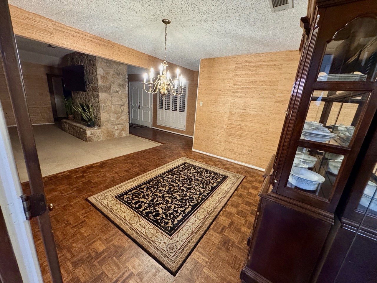 1205 Riverview Drive Arlington TX 76012