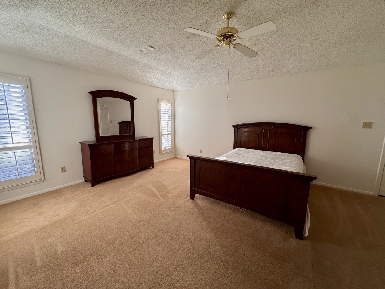 1205 Riverview Drive Arlington TX 76012
