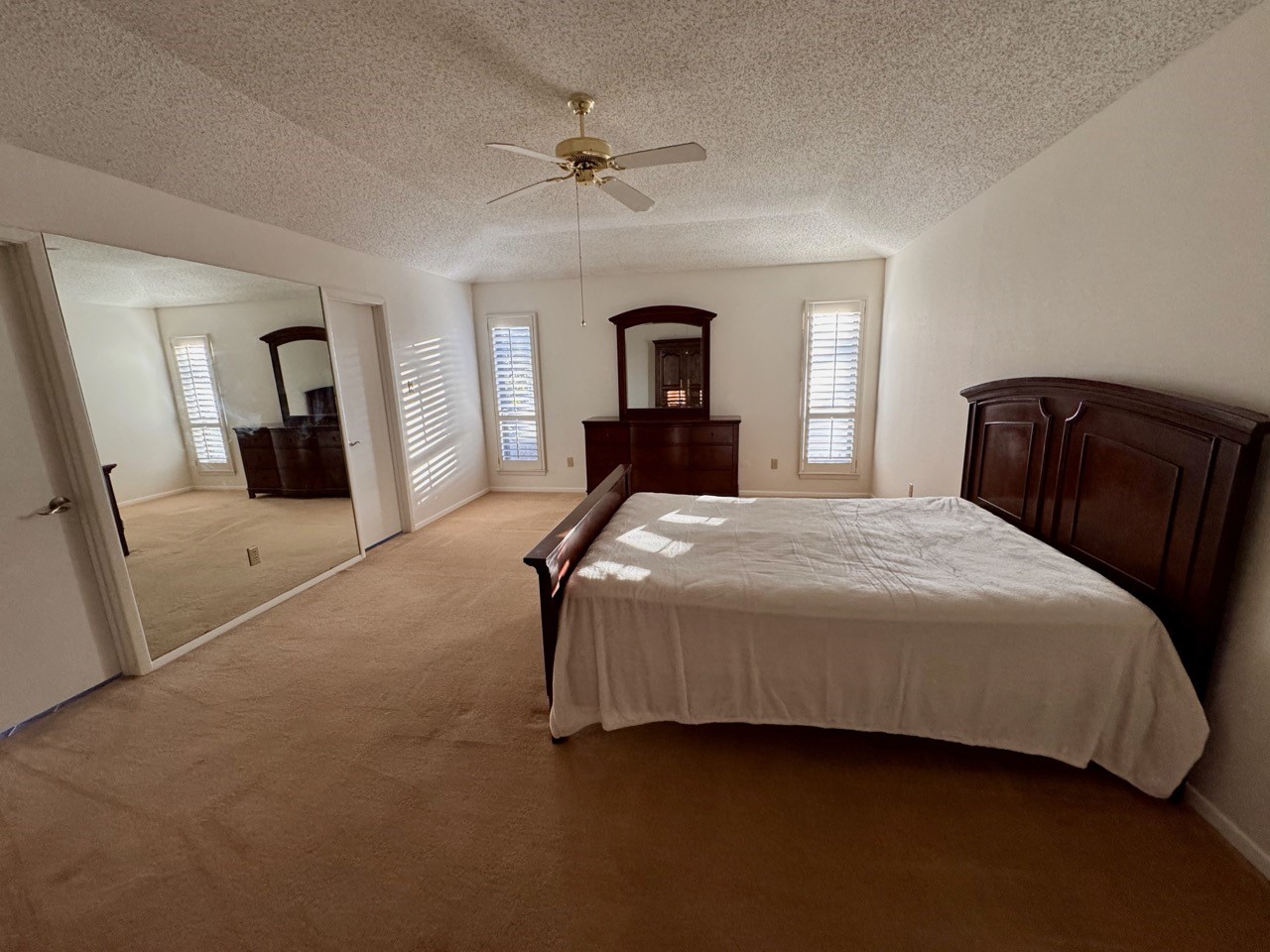 1205 Riverview Drive Arlington TX 76012