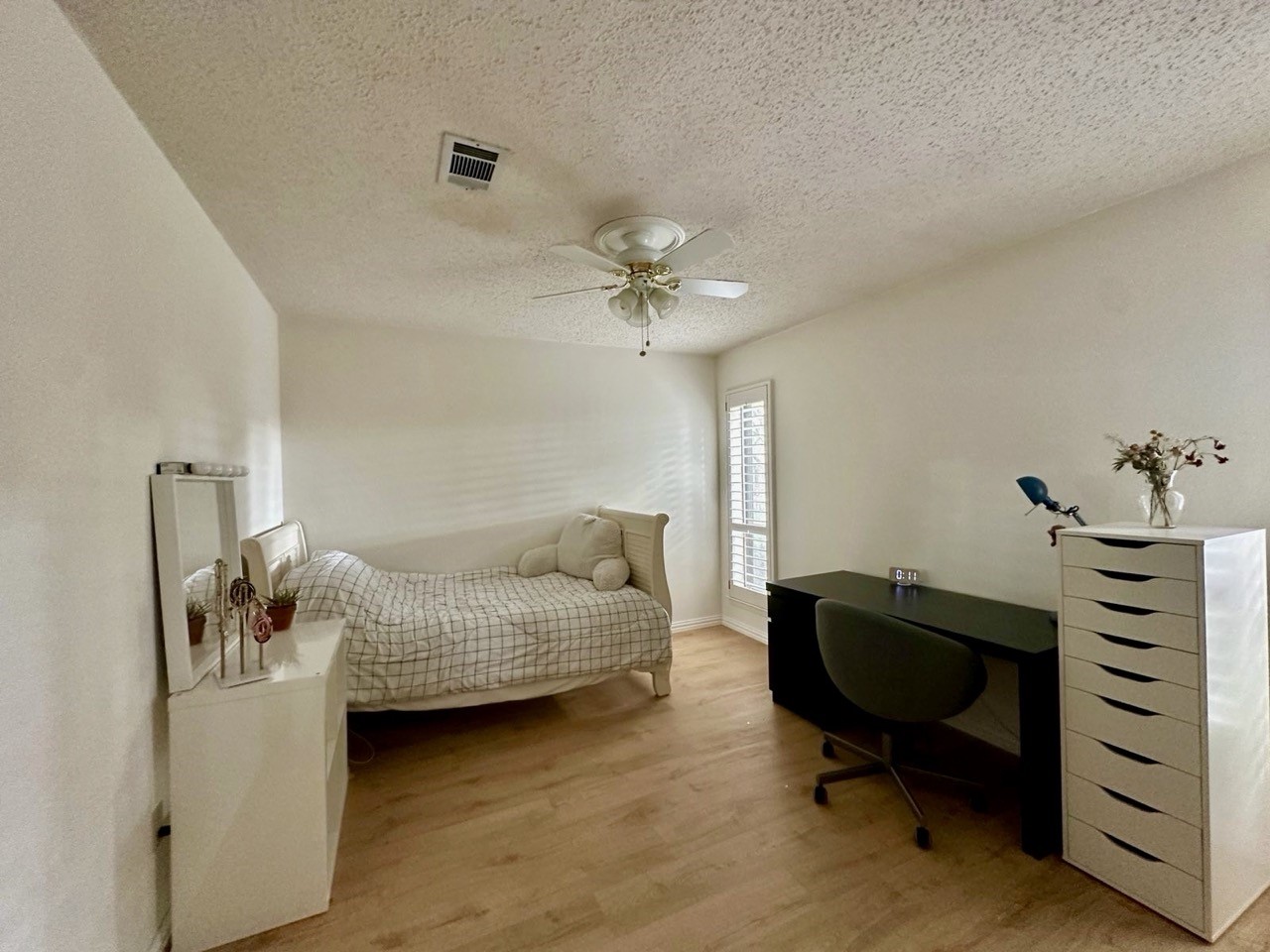 1205 Riverview Drive Arlington TX 76012