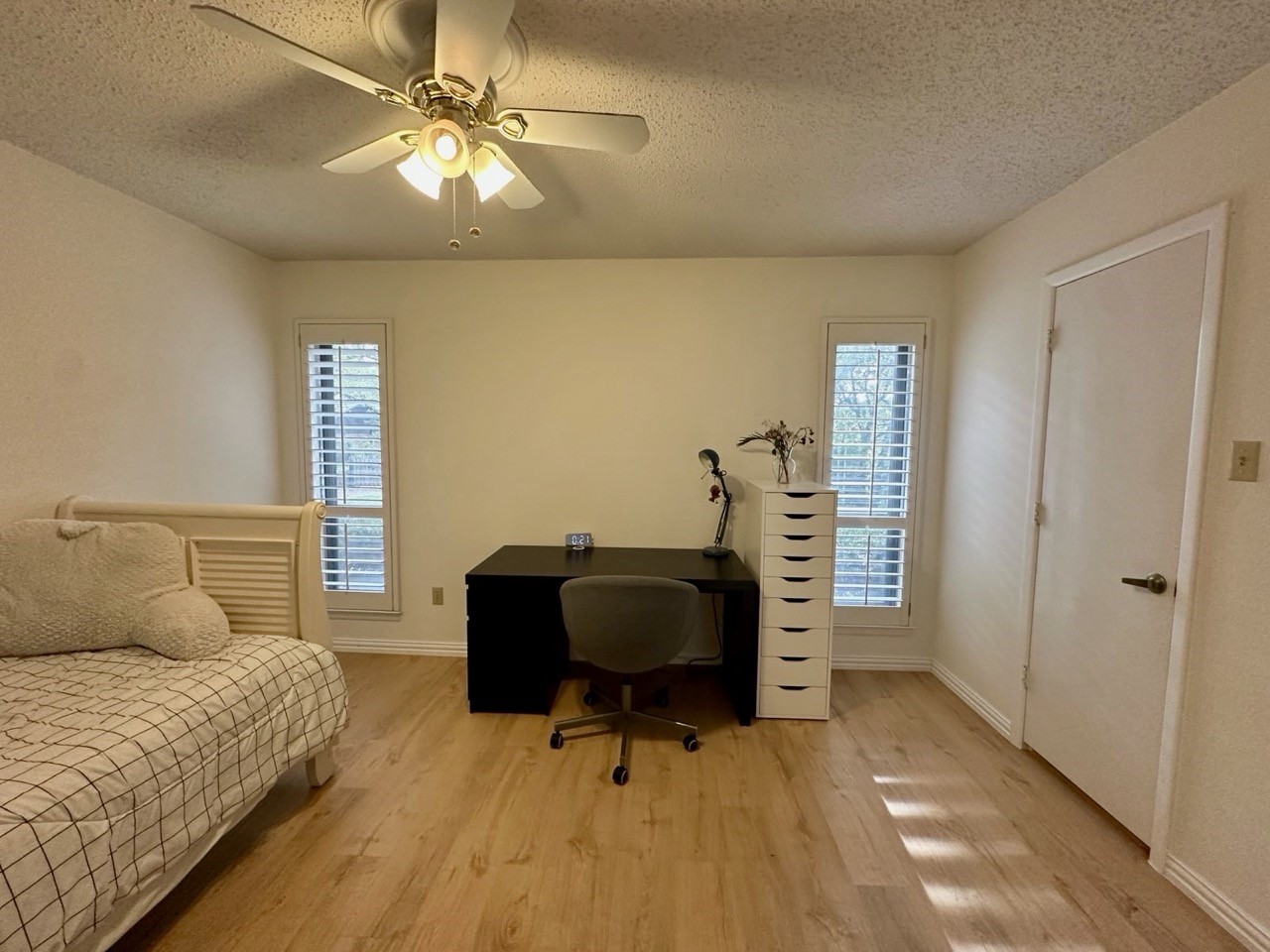 1205 Riverview Drive Arlington TX 76012