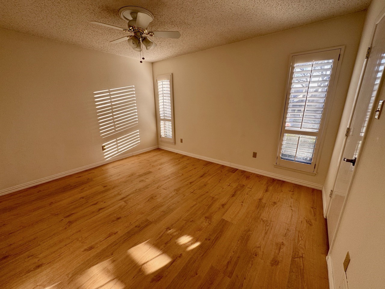 1205 Riverview Drive Arlington TX 76012