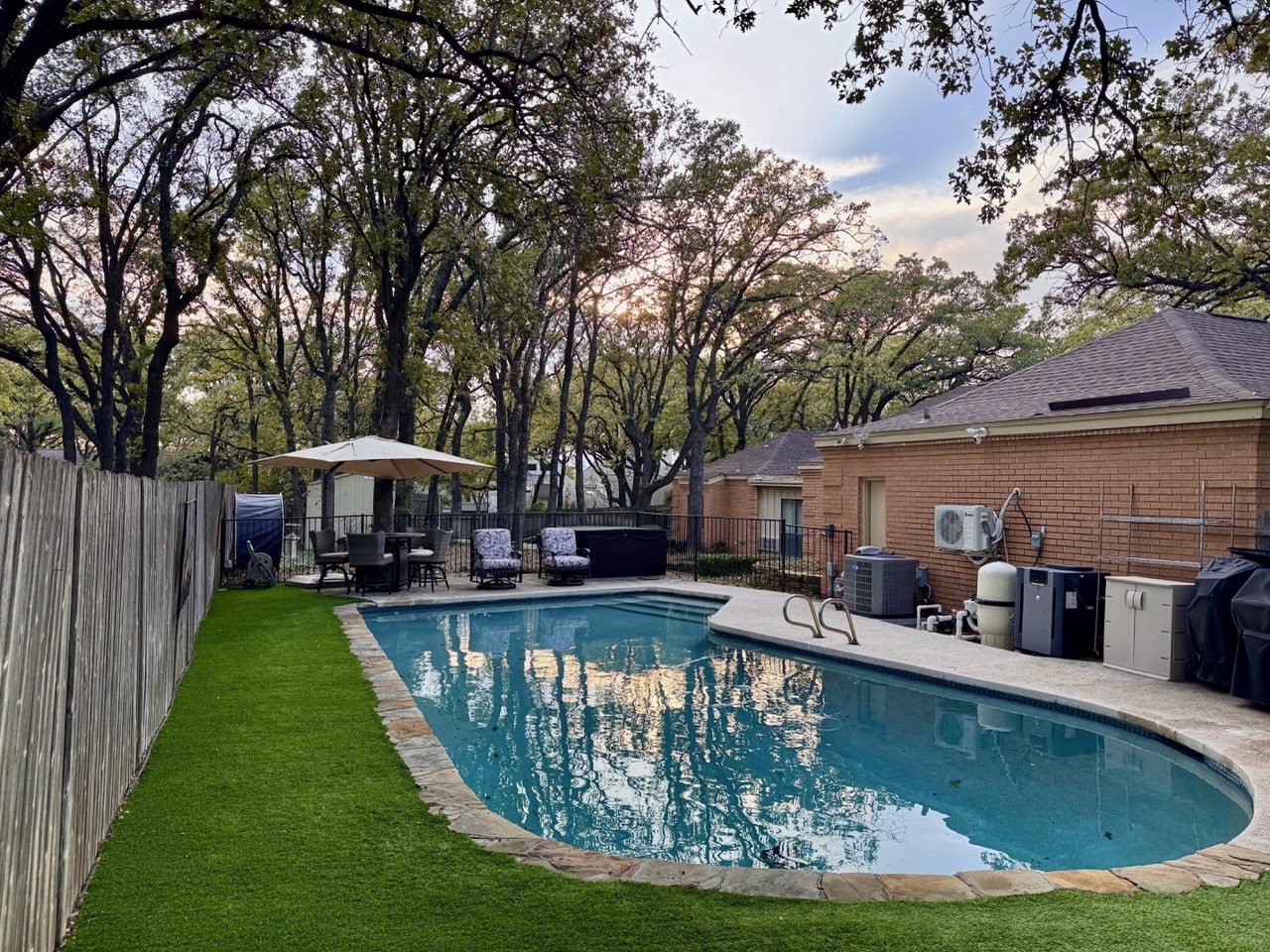 1205 Riverview Drive Arlington TX 76012