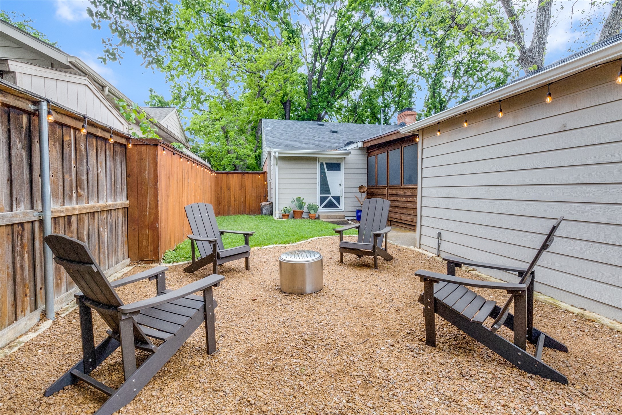 649 Northlake Drive Dallas TX 75218