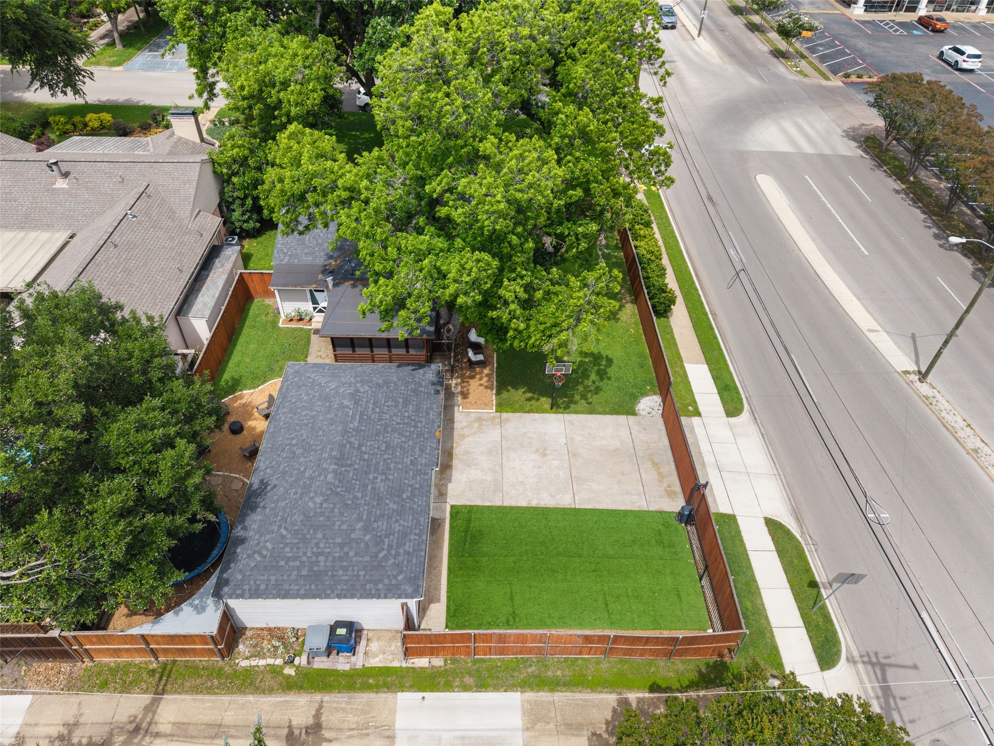649 Northlake Drive Dallas TX 75218