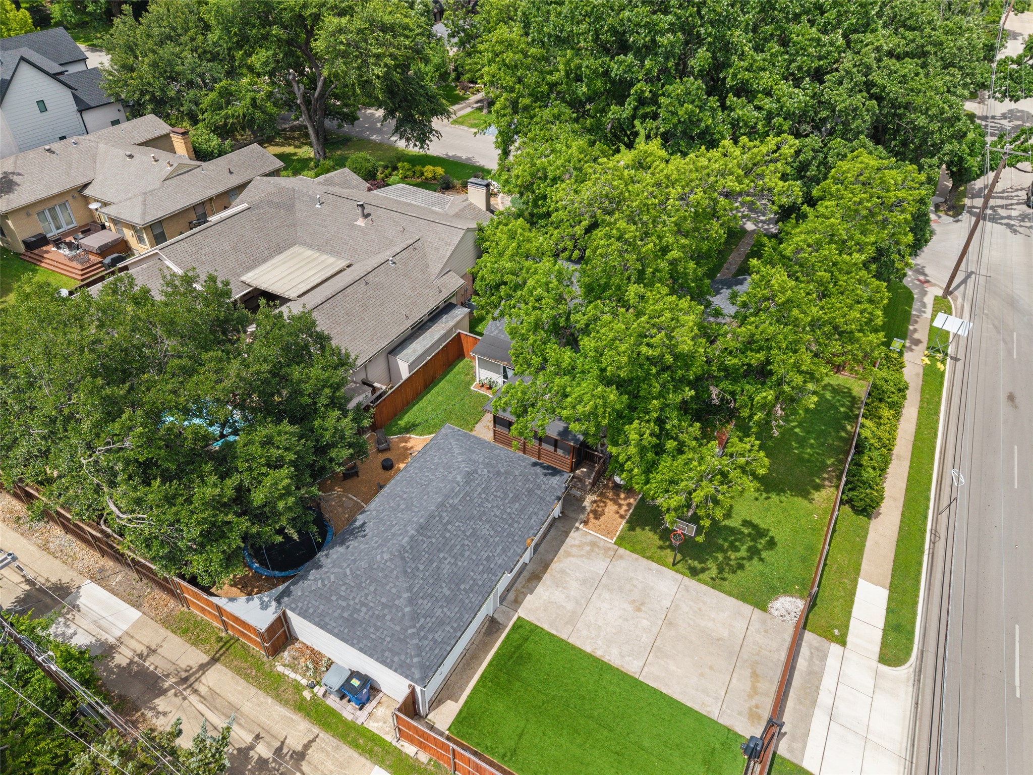 649 Northlake Drive Dallas TX 75218