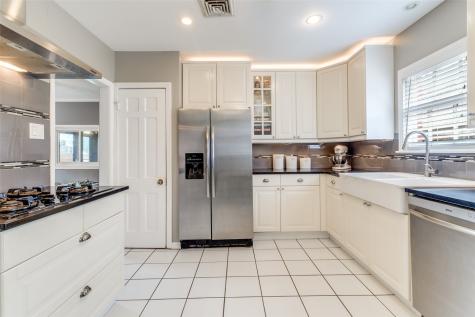 649 Northlake Drive Dallas TX 75218