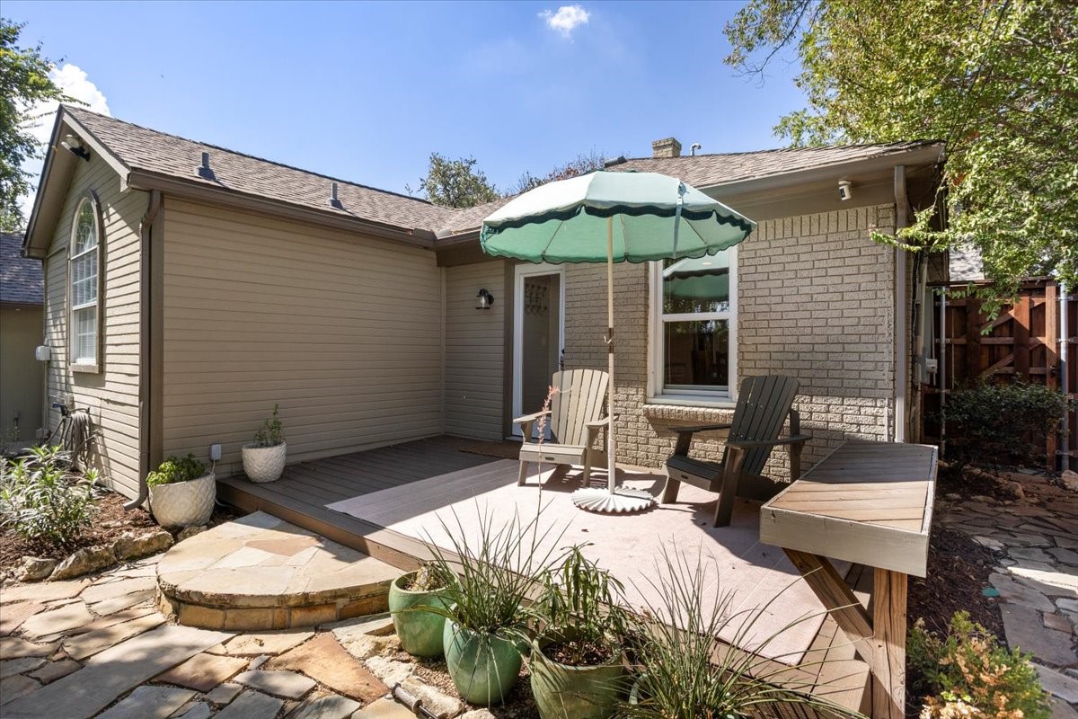 2205 Stanley Avenue Fort Worth TX 76110
