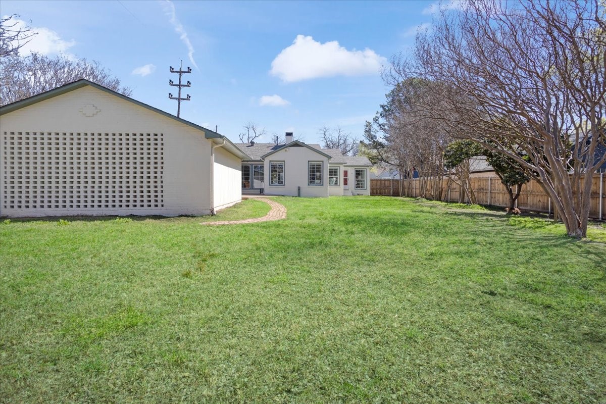 1526 N Lockhart Street Sherman TX 75092