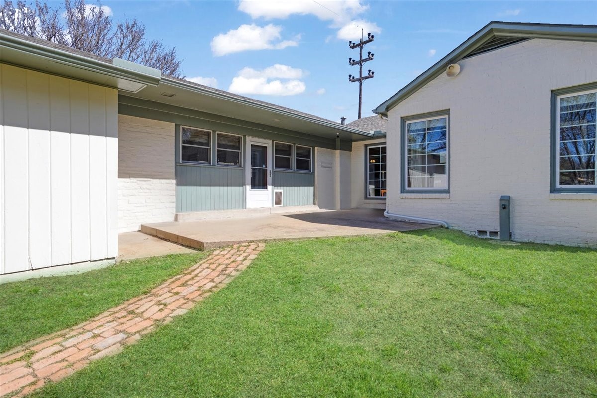 1526 N Lockhart Street Sherman TX 75092